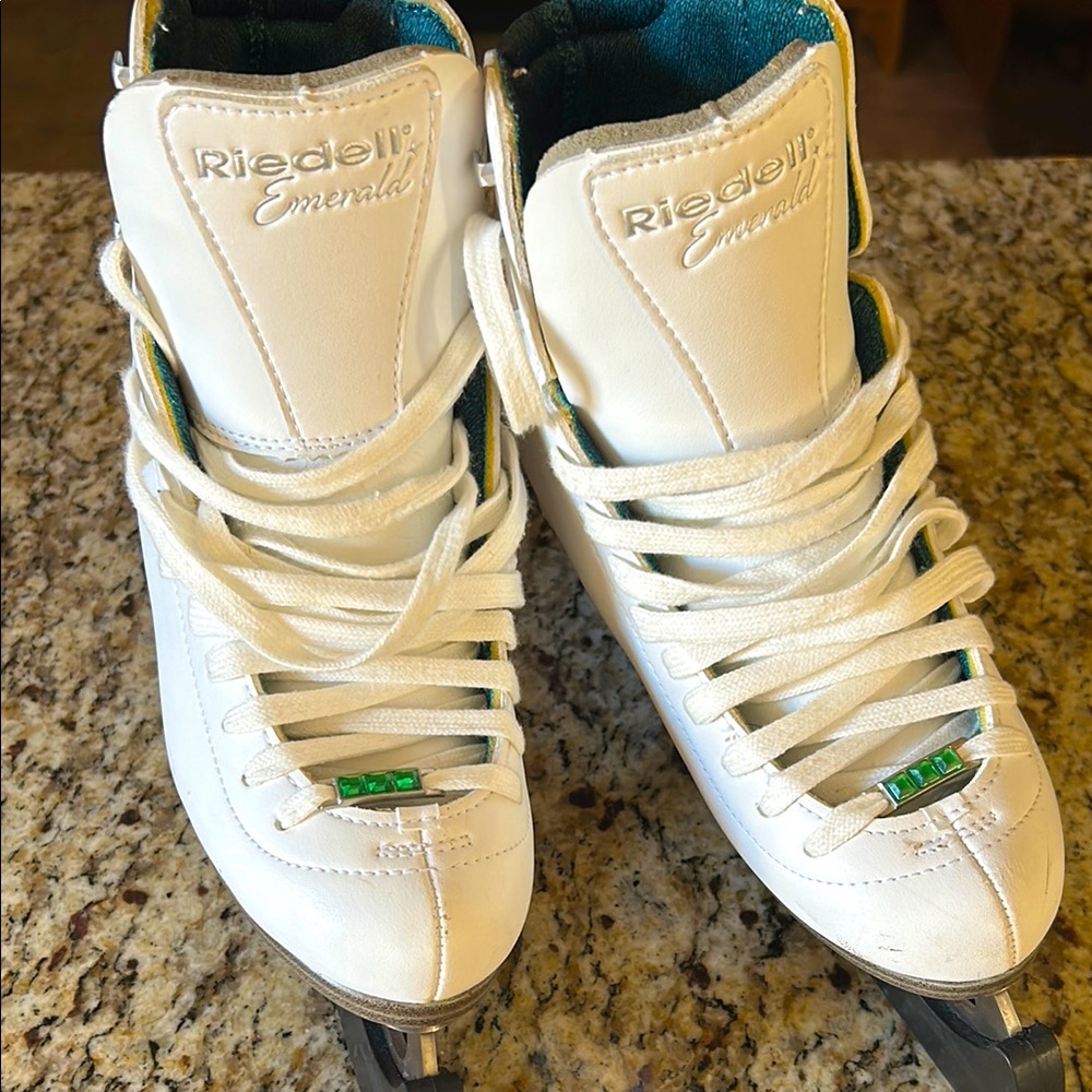 Riedell Emerald leather ice skates sz 5.5